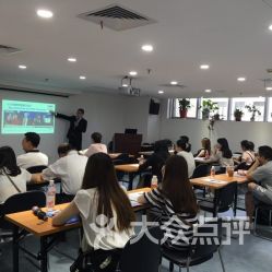 上海市出入境服務中心（移民港）一站式服務指南 地址、電話、營業時間與大眾點評評價解析
